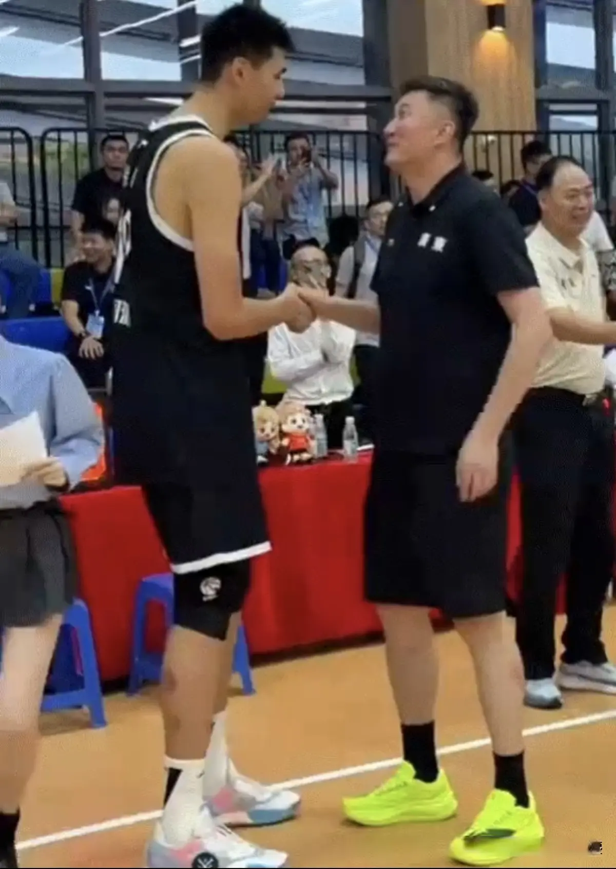 能够和广东, 练杜锋再次, 锋线短板得 能够和广东, 练杜锋再次, 锋线短板得