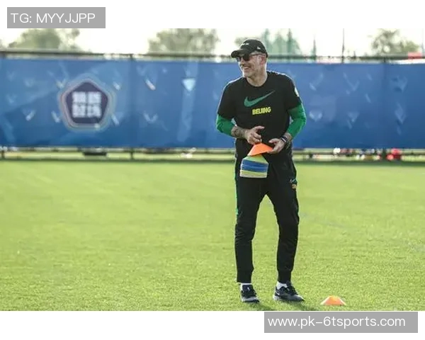 带耳钉的足球明星盘点他们的个性与时尚风格