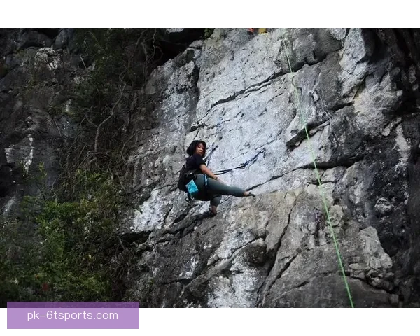 攀岩入门必备：从零开始的攀登技巧与注意事项