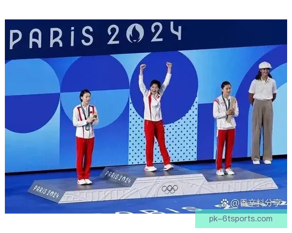 跳水高手：激情燃烧的池边飞翔