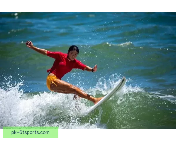 顶尖冲浪选手齐聚，角逐海上荣耀